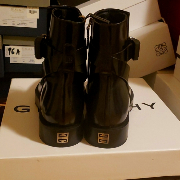Givenchy boot - Picture 3 of 11